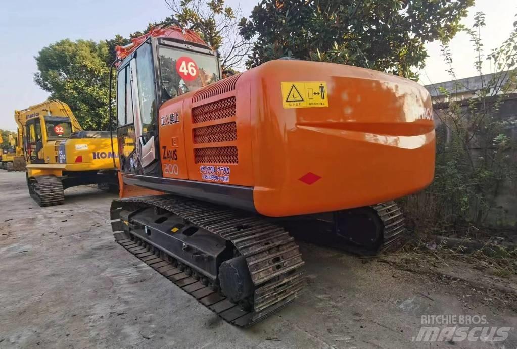 Hitachi ZX 200 Pásová rýpadla