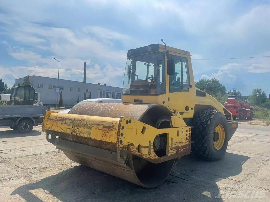 Bomag BW213 DH-4 Tahačové válce