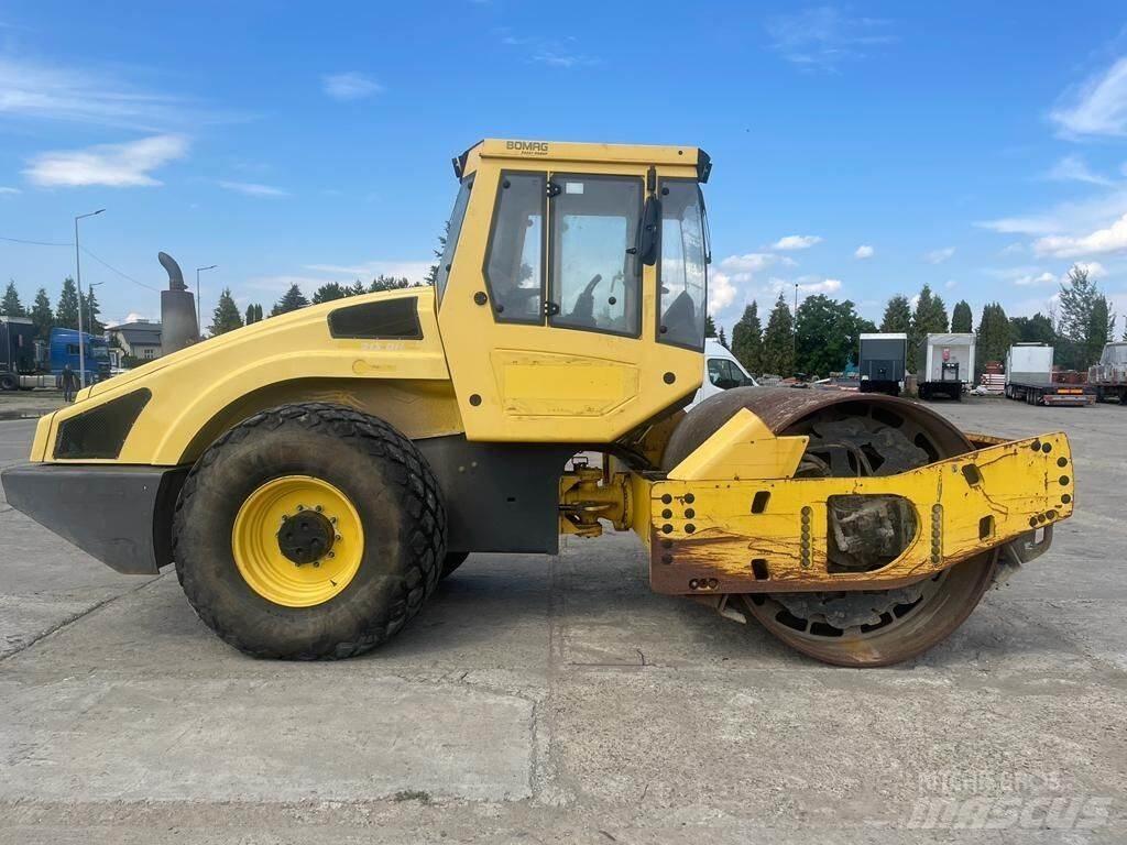 Bomag BW213 DH-4 Tahačové válce