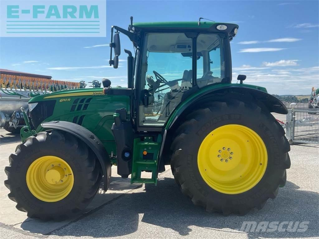 John Deere 6110R Traktory
