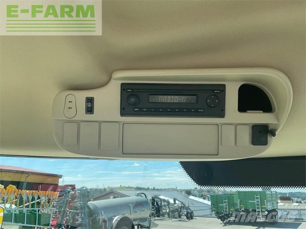 John Deere 6110R Traktory