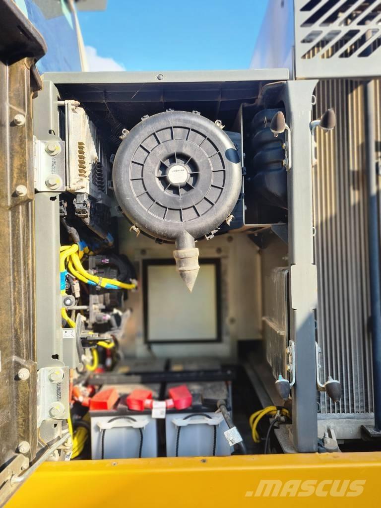 Liebherr R 930 LC Pásová rýpadla