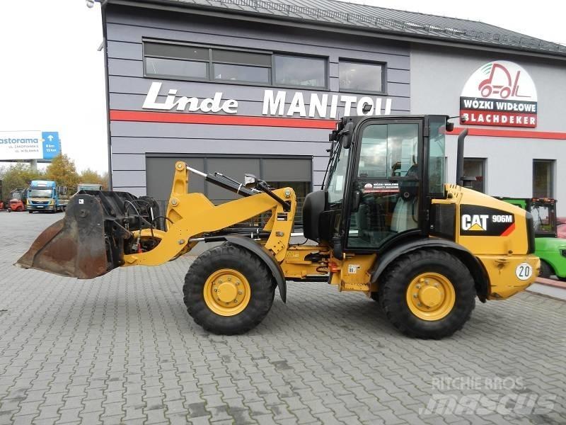 CAT 906M Kolové nakladače