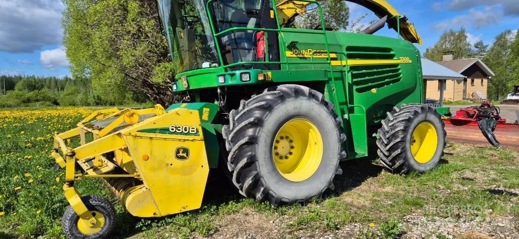 John Deere 7300 Samojízdné sekačky