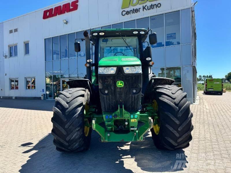 John Deere 7215 Traktory