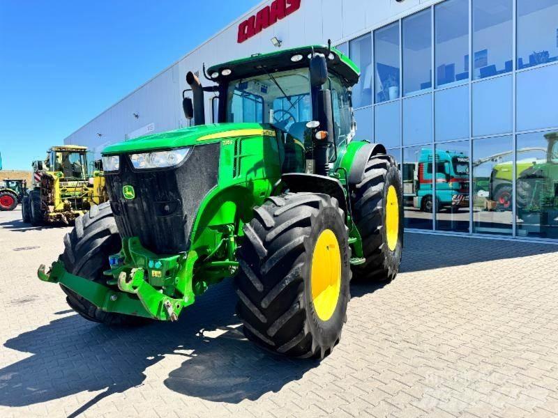 John Deere 7215 Traktory