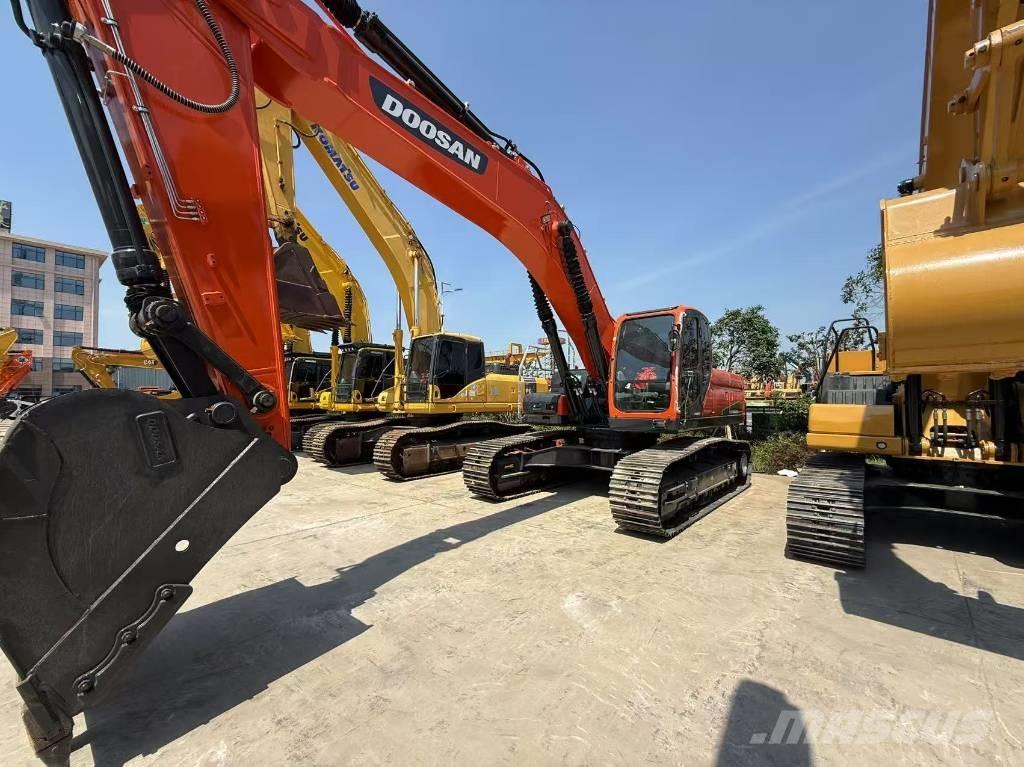 Doosan DX 340 Pásová rýpadla