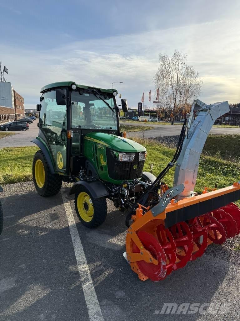 John Deere 2032 R Kompaktní traktory