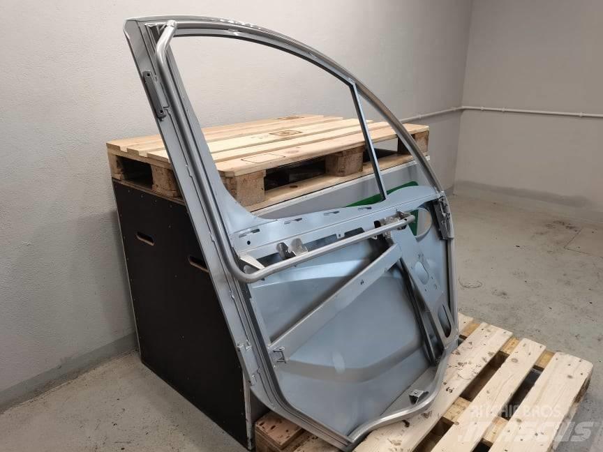 Manitou MLT 733 door Kabiny a interiér