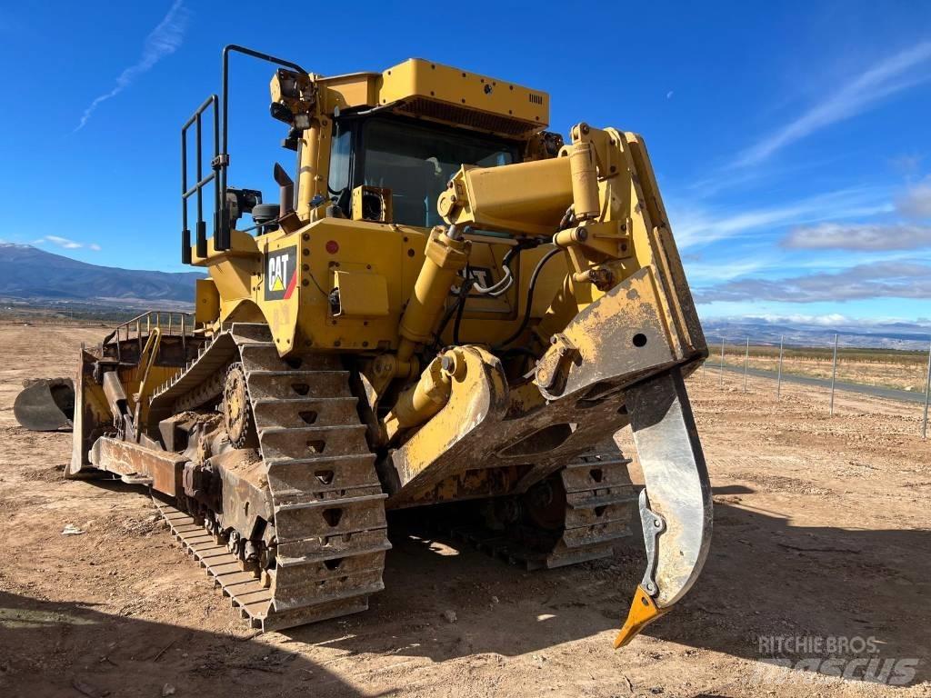 CAT D 8 T Pásové dozery