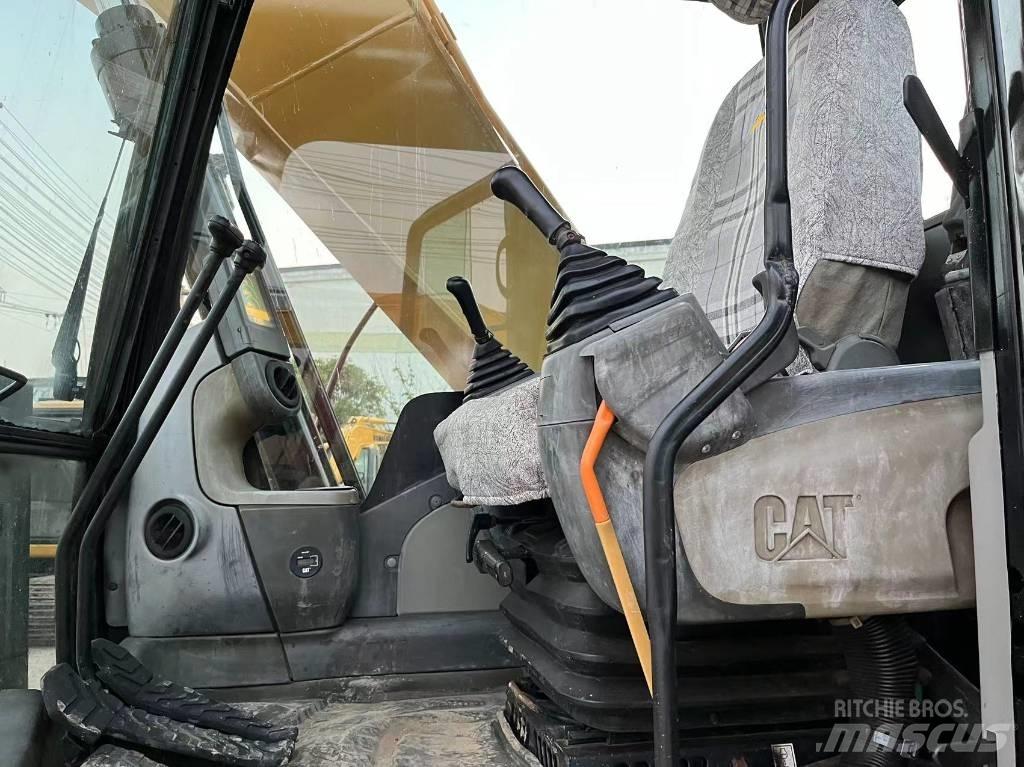 CAT 320 D Pásová rýpadla