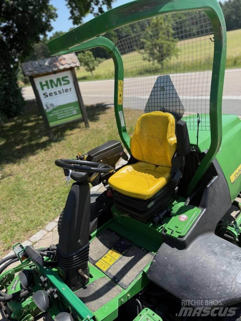 John Deere 8800 Samojízdné sekačky