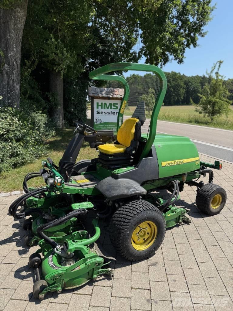 John Deere 8800 Samojízdné sekačky