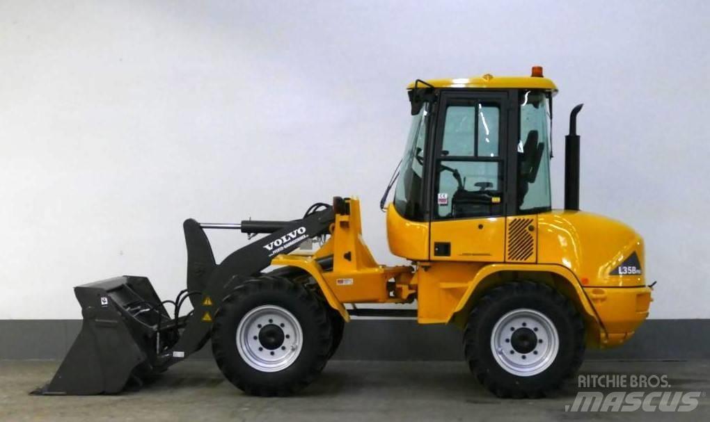 Volvo L 35 B - Z - 4x4 Kolové nakladače