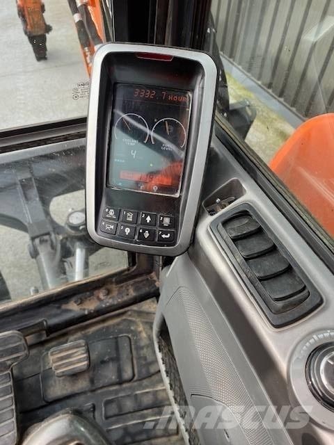 Doosan 85 Midi rýpadla 7t - 12t