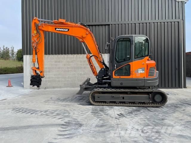 Doosan 85 Midi rýpadla 7t - 12t