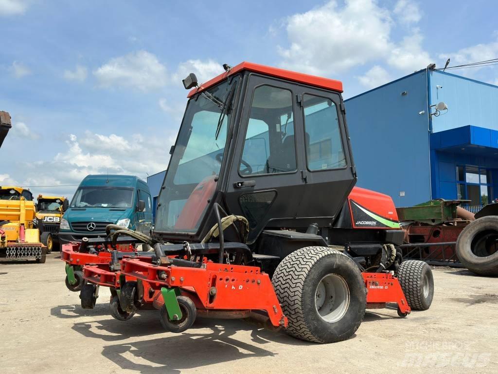 Jacobsen AR250 Samojízdné sekačky