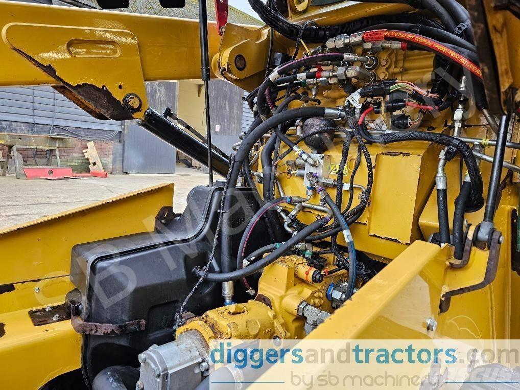 CAT 257 D Smykem řízené nakladače