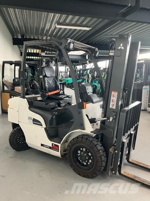 Mitsubishi FD25N3 Dieselové vozíky