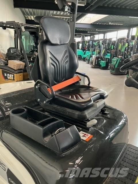 Mitsubishi FD25N3 Dieselové vozíky