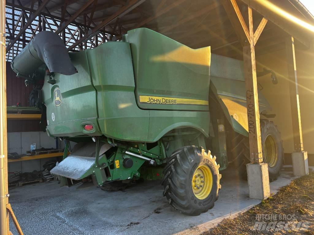 John Deere S 680 i Sklízecí mlátičky