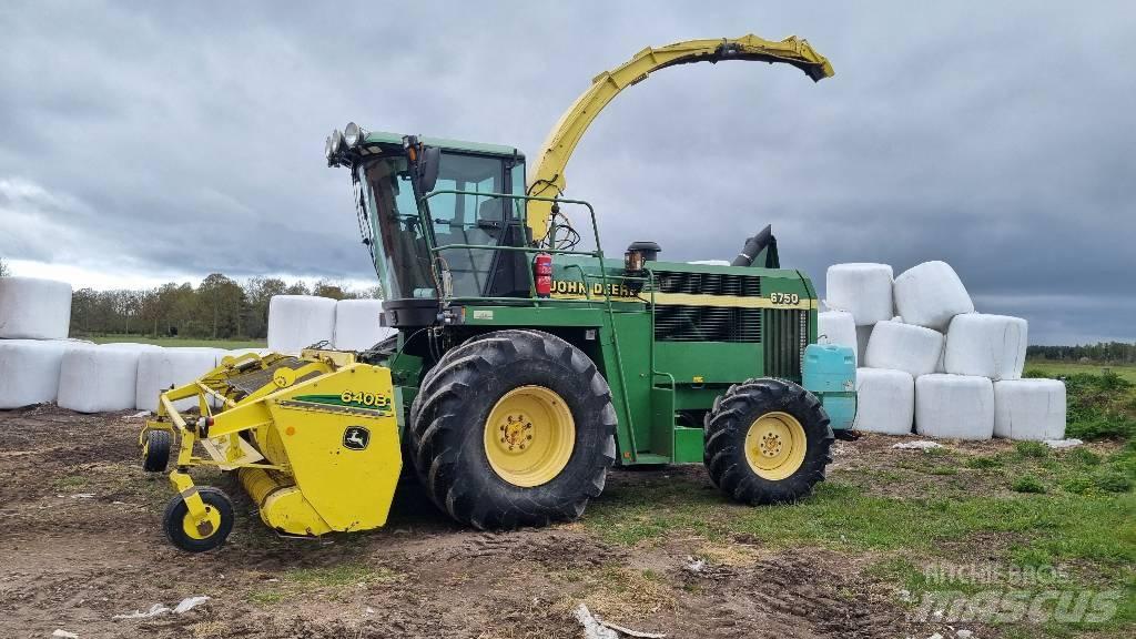 John Deere 6750 Sklízecí řezačka