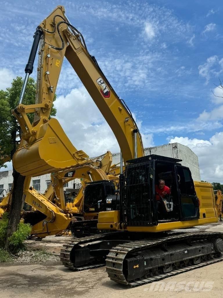 CAT 323 Midi rýpadla 7t - 12t