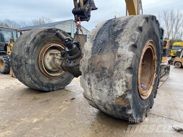 CAT 992 C Nápravy