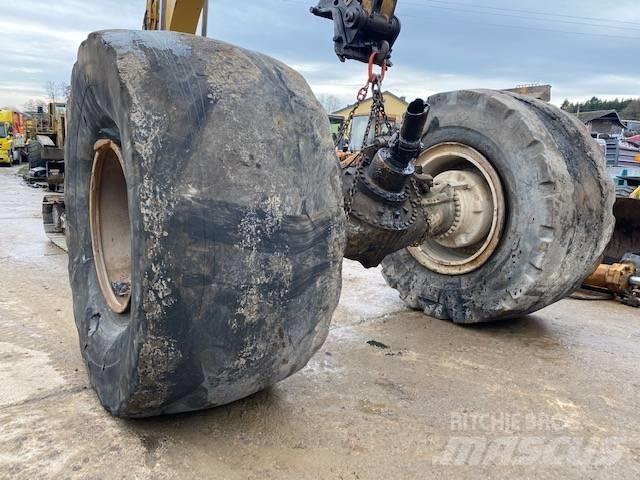 CAT 992 C Nápravy