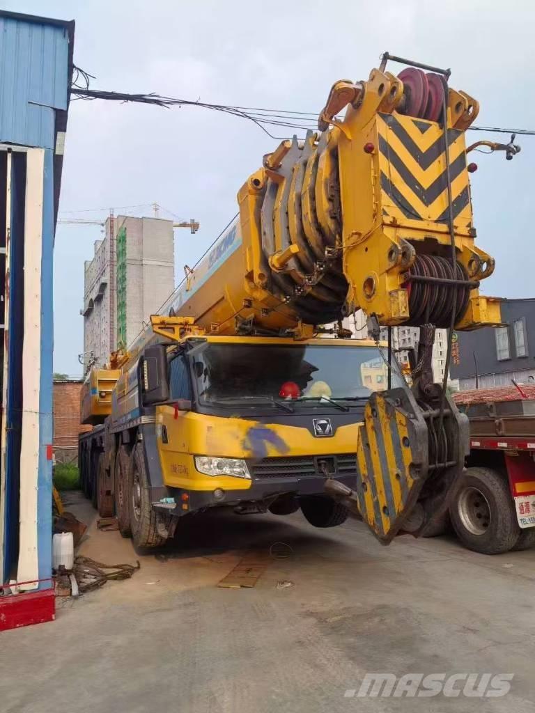 XCMG XCA300 Univerzální terénní jeřáby