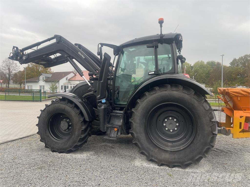 Valtra N 175 Traktory