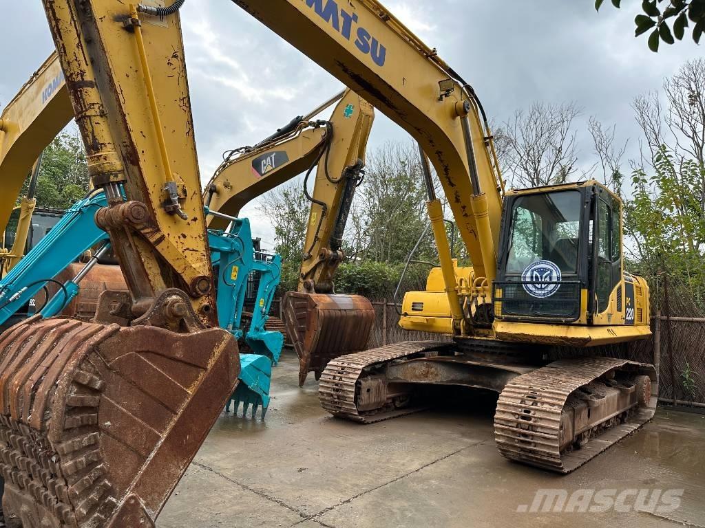 Komatsu PC 220-8 Pásová rýpadla