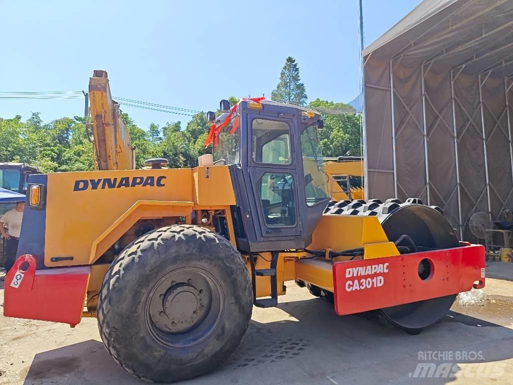 Dynapac CA 301 D Tahačové válce