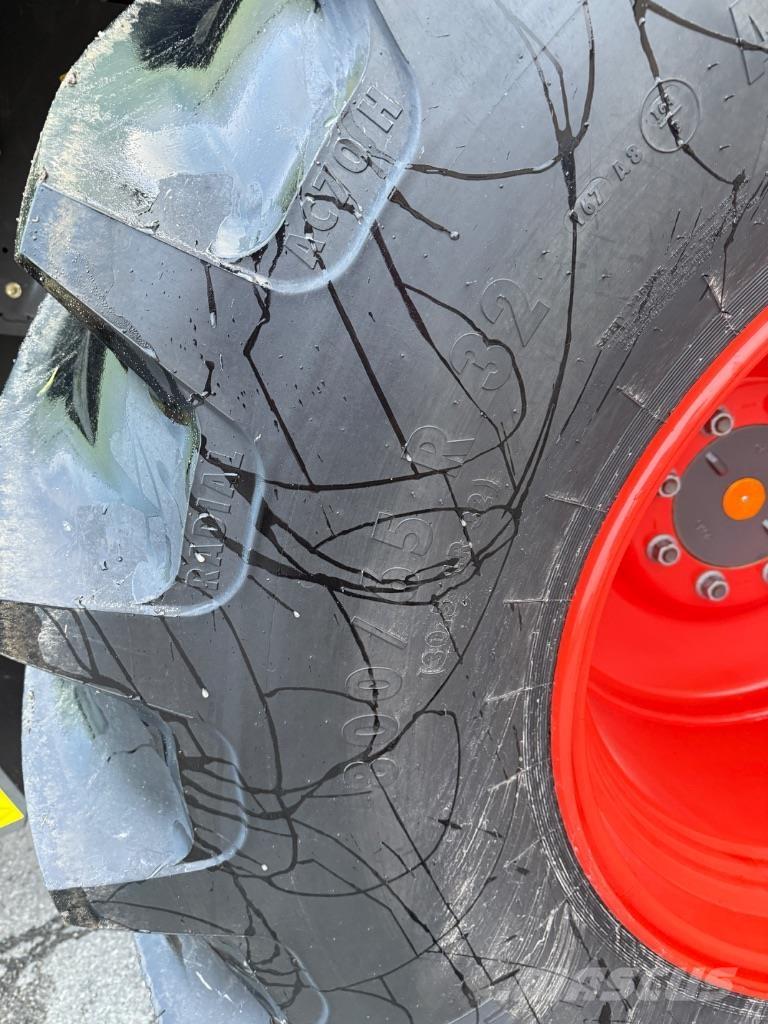 CLAAS Avero 240 Sklízecí mlátičky