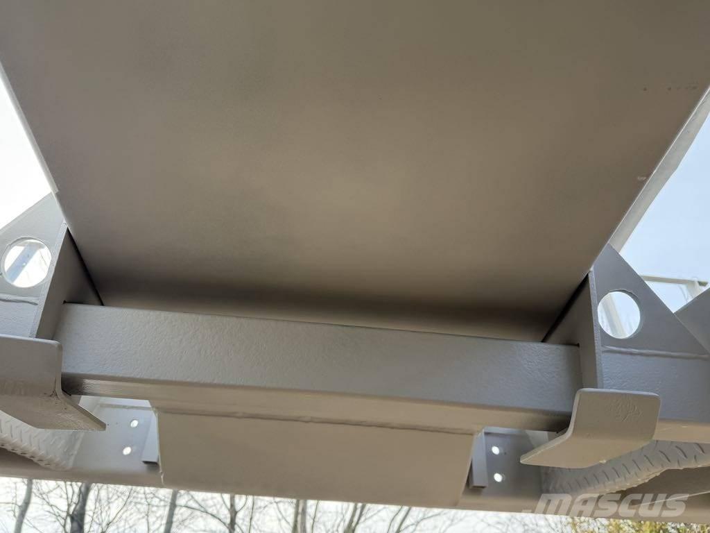 Mercedes-Benz Actros Nákladní automobily pro přepravu lesních strojů