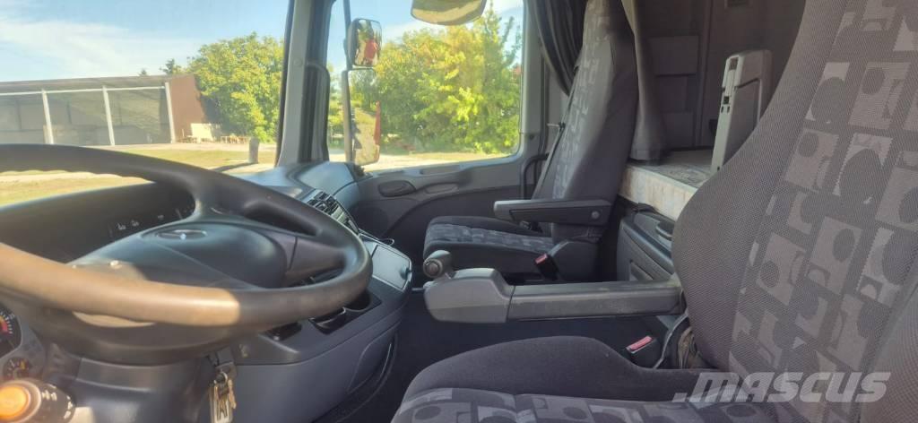 Mercedes-Benz Actros Nákladní automobily pro přepravu lesních strojů