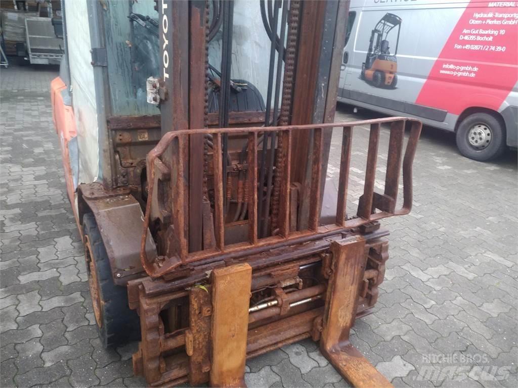 Toyota 40-8FD40N Dieselové vozíky