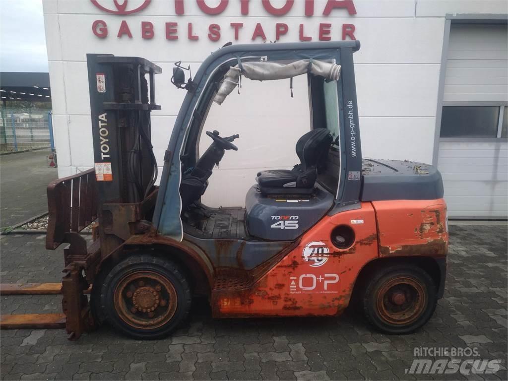 Toyota 40-8FD40N Dieselové vozíky