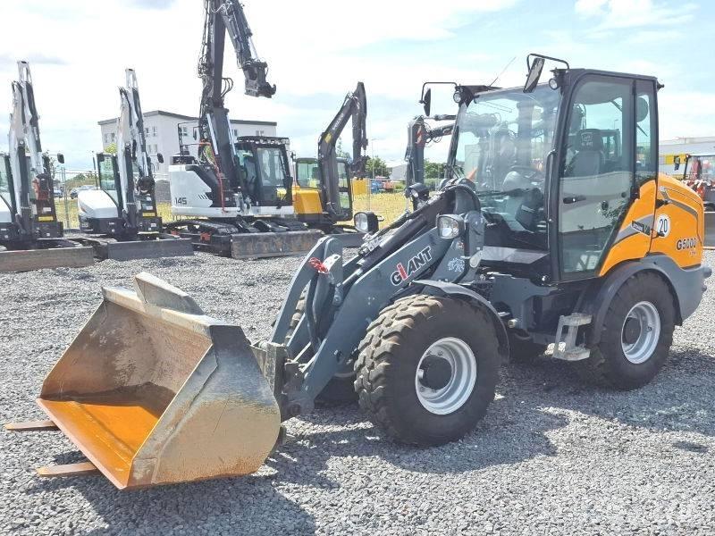 Giant G 5000 X-Tra Smykem řízené nakladače