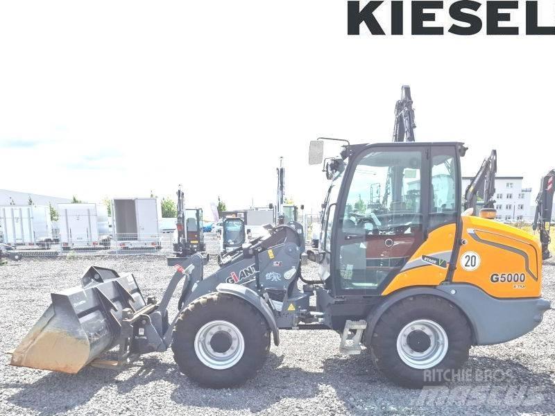 Giant G 5000 X-Tra Smykem řízené nakladače