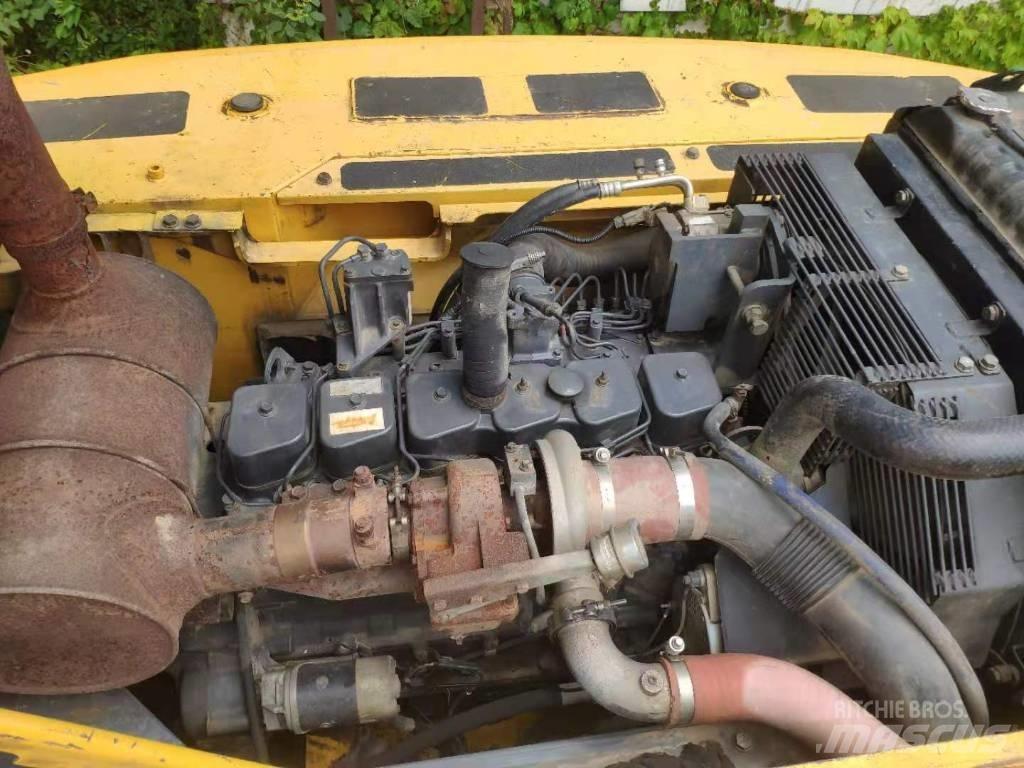 Komatsu PC 270 Pásová rýpadla