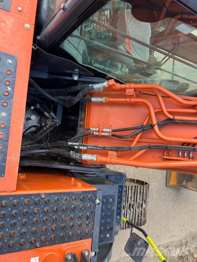Hitachi zx210-6 Pásová rýpadla