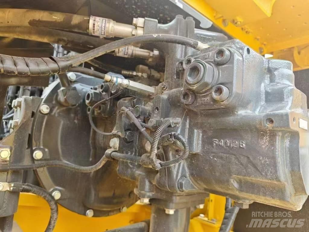 Komatsu 360-8 Pásová rýpadla