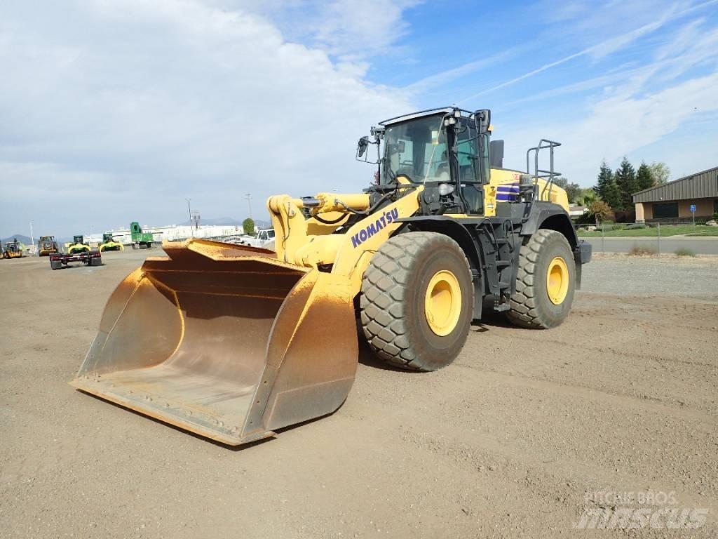 Komatsu WA475-10 Kolové nakladače