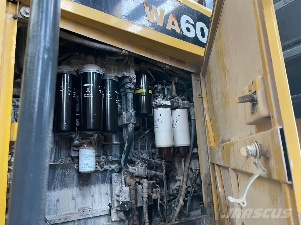 Komatsu WA 600-6 Kolové nakladače