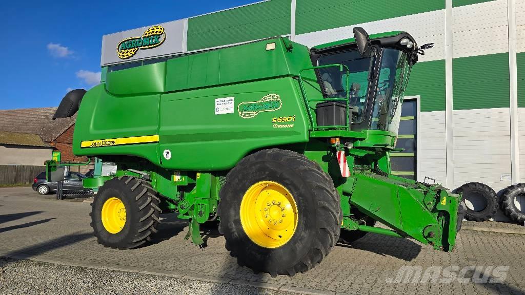John Deere S 690 i Sklízecí mlátičky