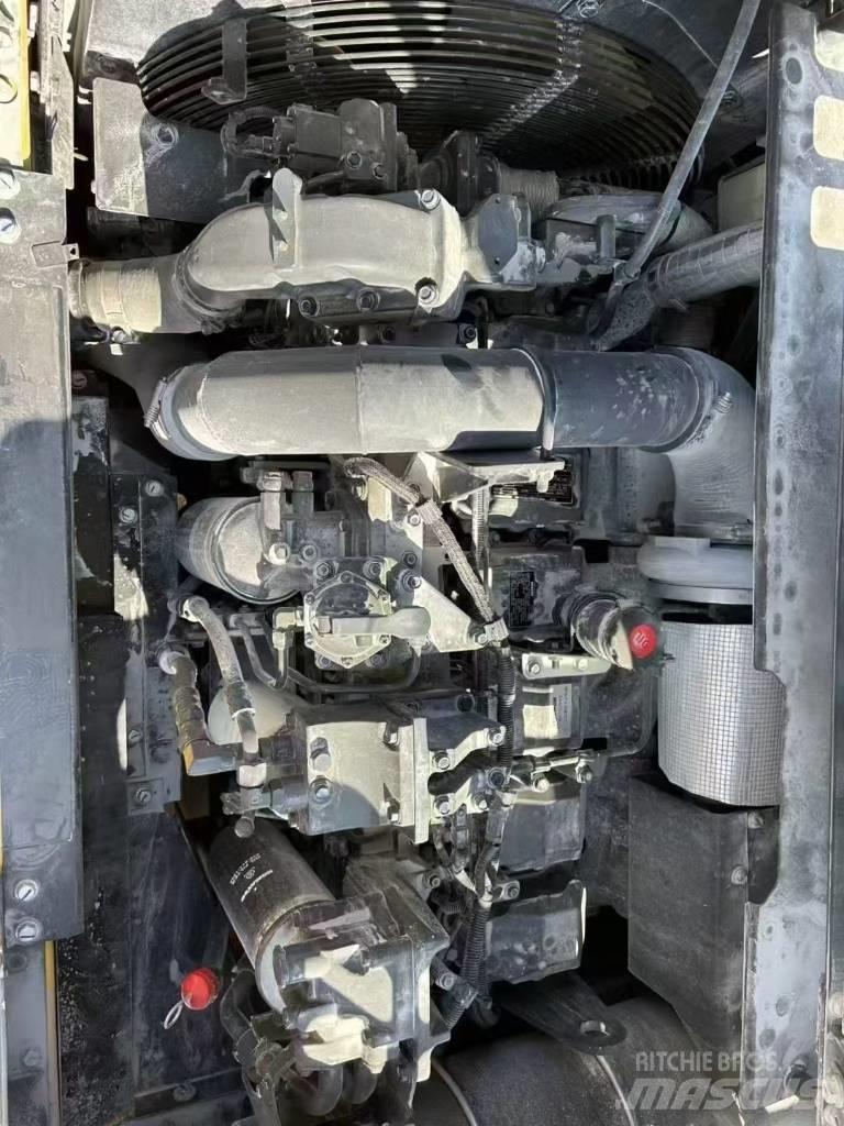 Komatsu 450LC-8 Pásová rýpadla