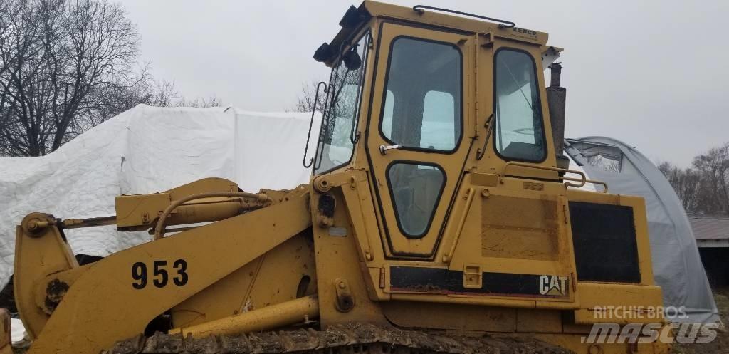 CAT 953 Pásové nakladače