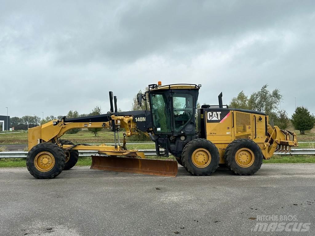 CAT 140M Grejdry