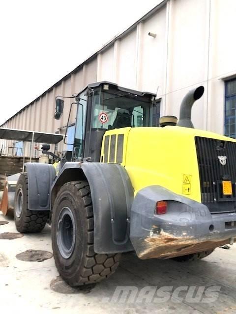 CASE 821G Kolové nakladače